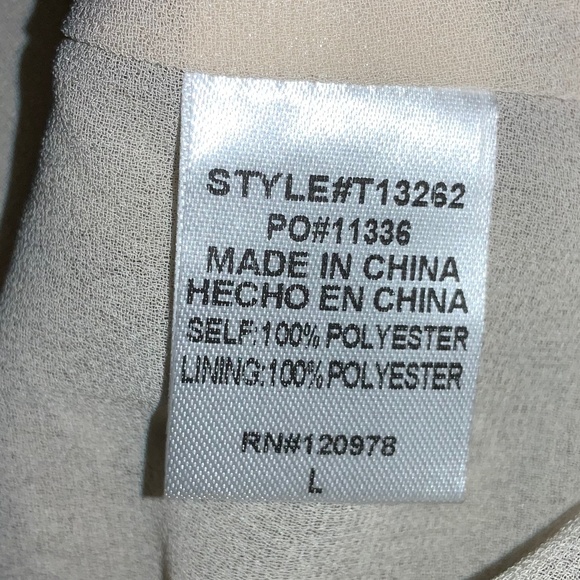 Entro reptile print blouse Sz L V neck balloon sleeve new with tags - Picture 6 of 6